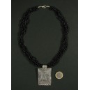 Collier ethnique oriental perles noir et métal